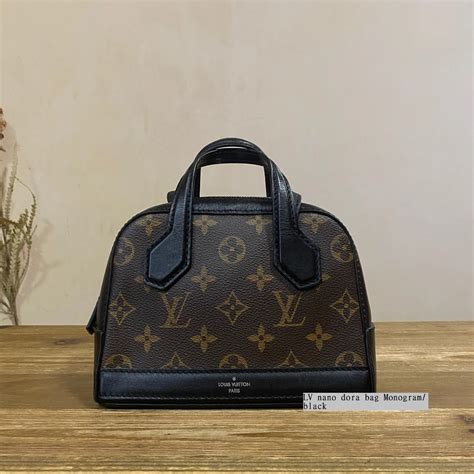 LOUIS VUITTON Monogram Dora Nano Black.